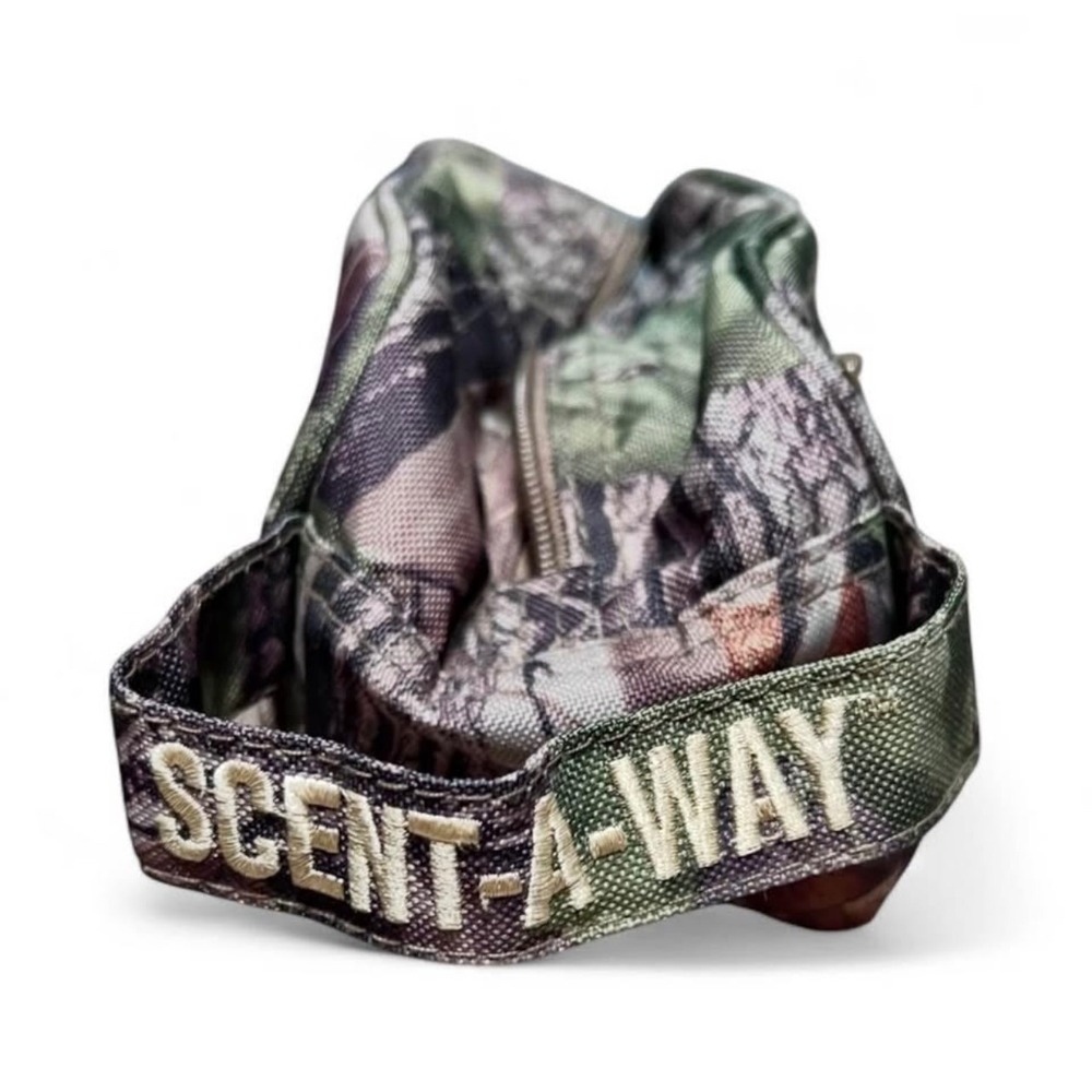 SCENT-A-WAY Realtree Camouflage Zippered Bag